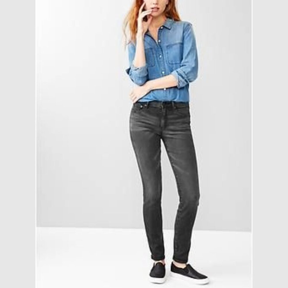 Gap Resolution Slim Straight Black Stonewash 31 Reg jeans